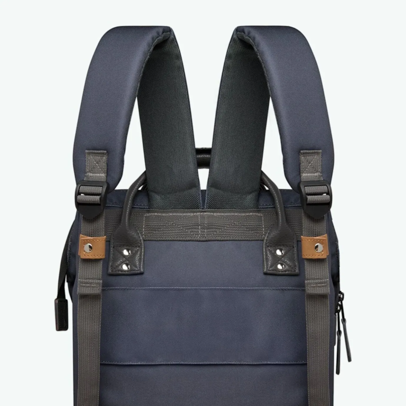 Medium Adventurer | Cabaïa Adventurer Grey