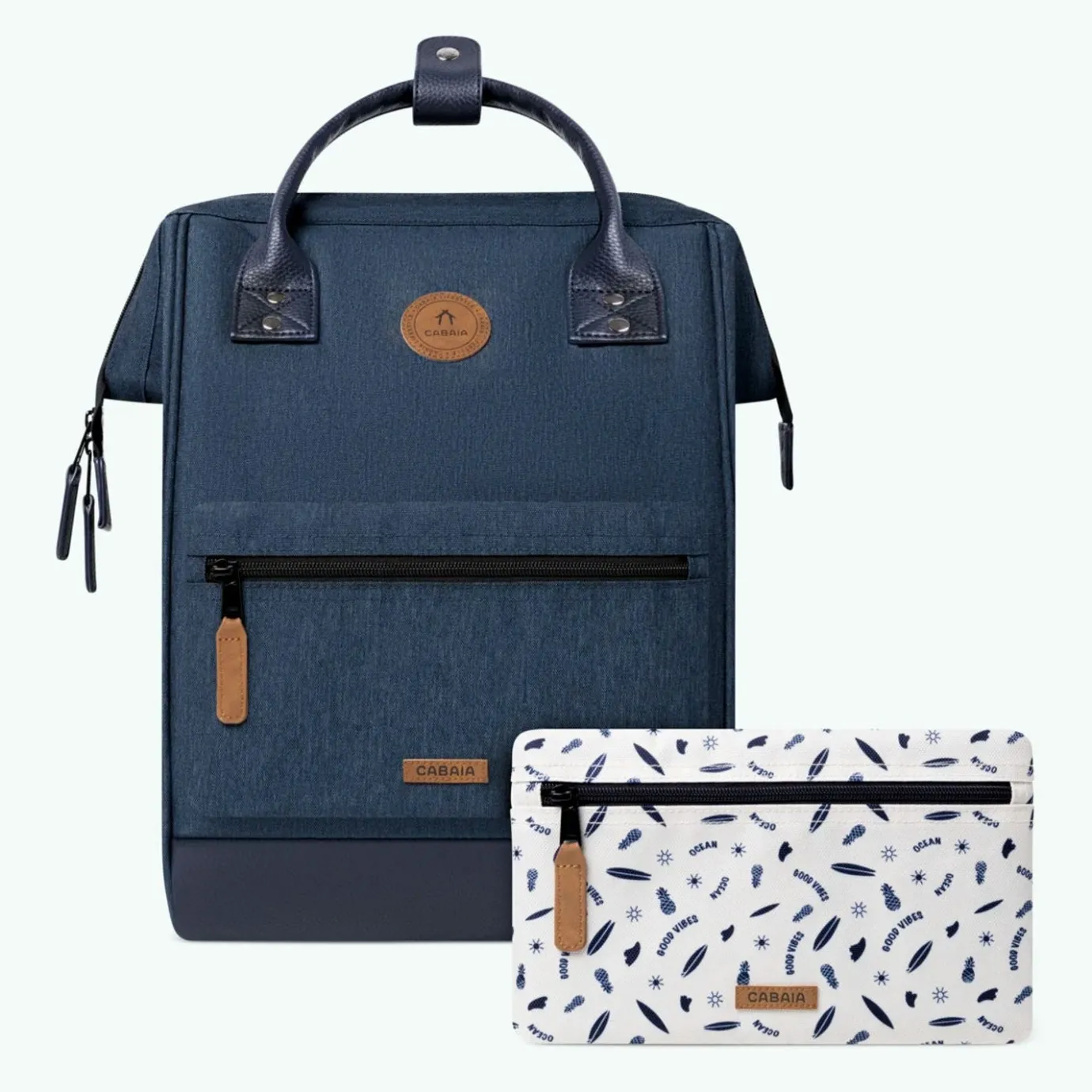 Medium Adventurer | Cabaïa Adventurer Blue Dark Blue