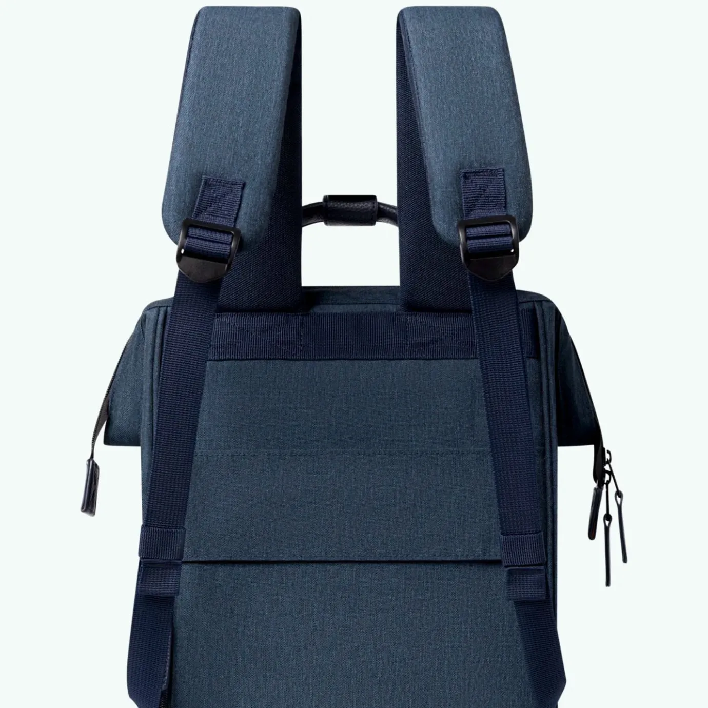 Medium Adventurer | Cabaïa Adventurer Blue Dark Blue