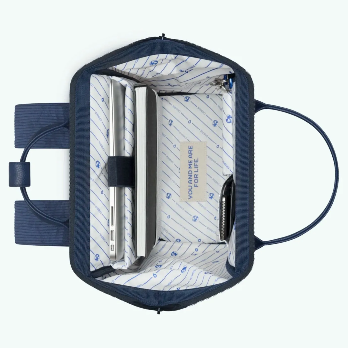Medium Adventurer | Cabaïa Adventurer Blue Dark Blue