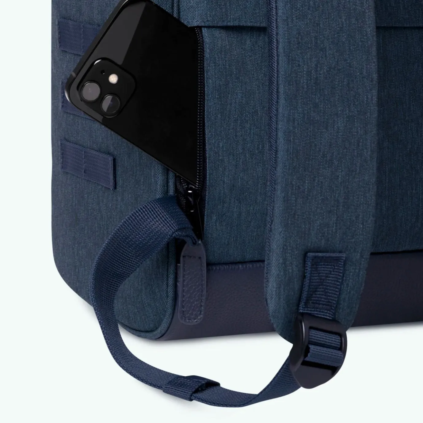 Medium Adventurer | Cabaïa Adventurer Blue Dark Blue