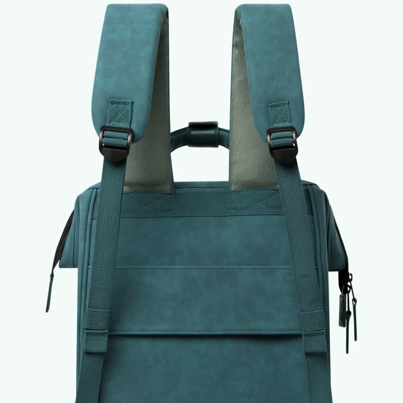 Medium Adventurer | Cabaïa Adventurer Green Dark Green