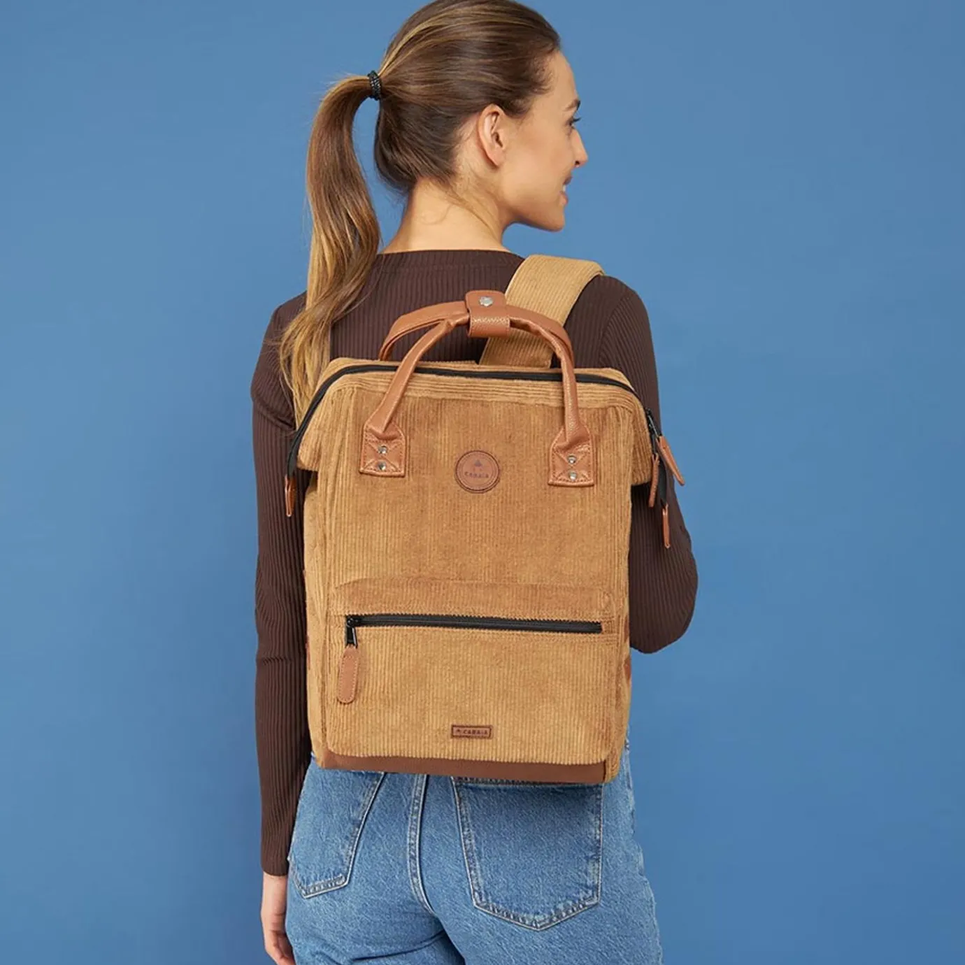 Medium Adventurer | Cabaïa Adventurer Velvet Camel