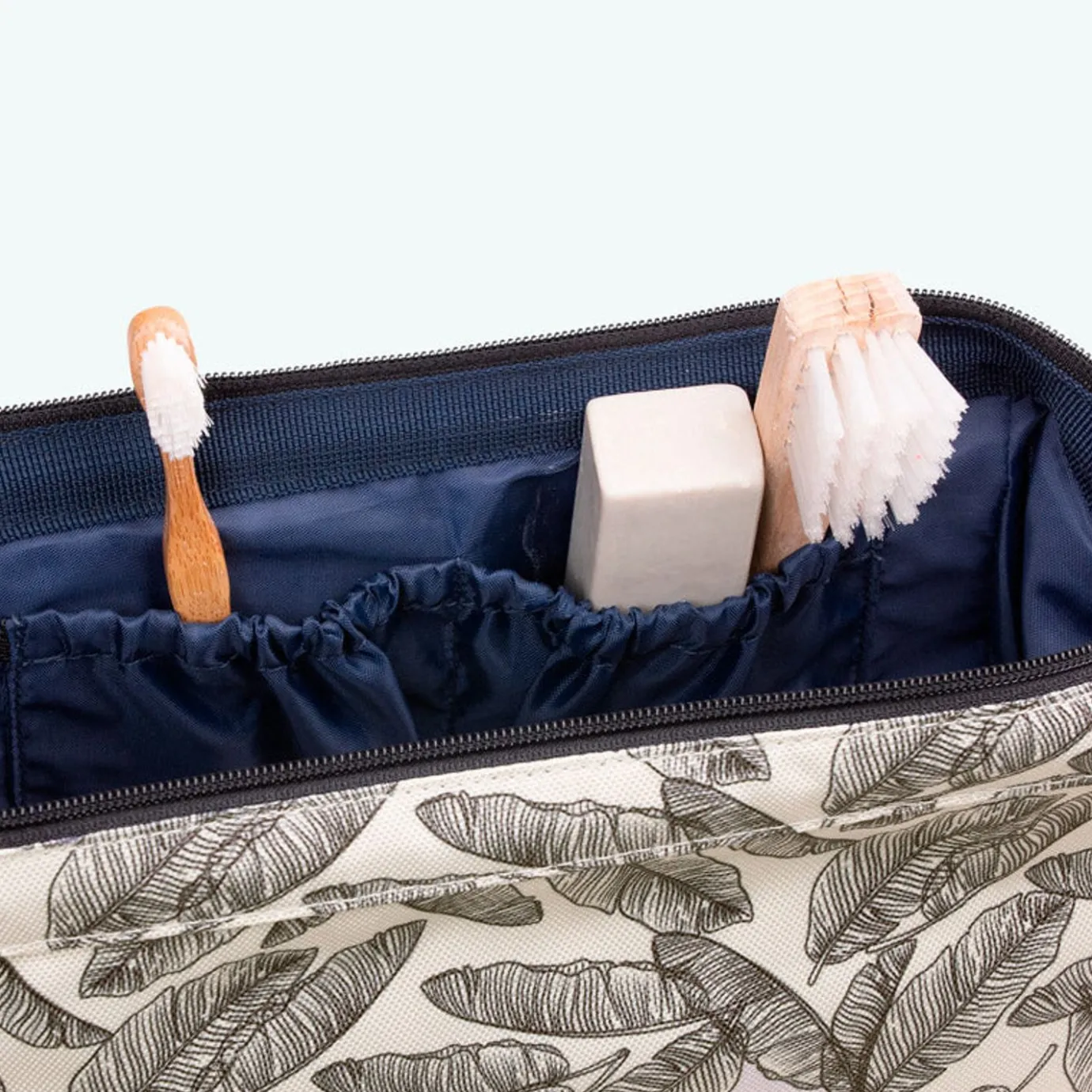 Travel Kits | Cabaïa Andrassy Ut White